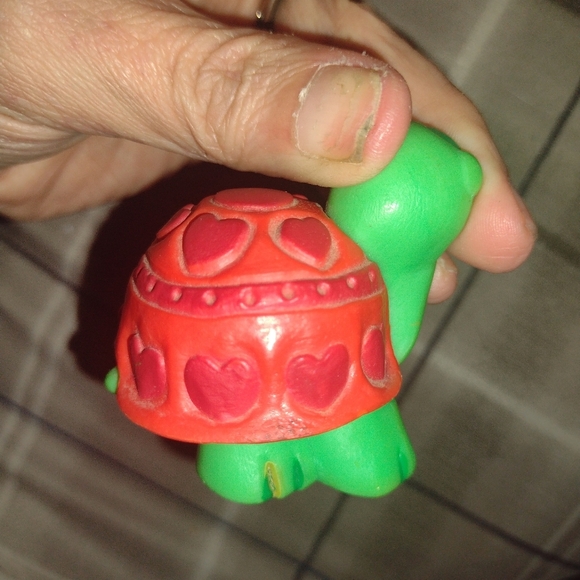 Very Rare 1980 Hallmark TURTLE LOVE Figure Merry Miniature Heart Figure Figurine - Picture 2 of 5